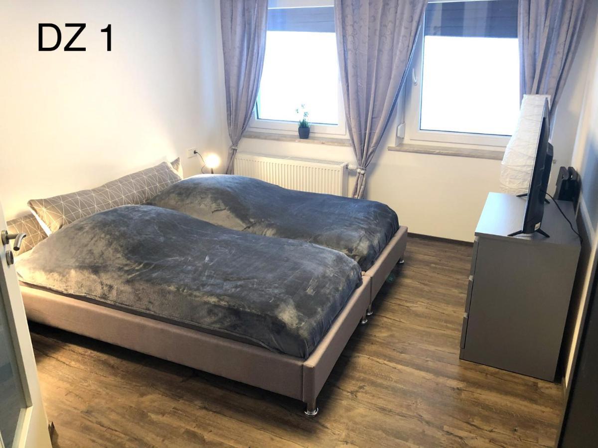 Lisas Gaestehaus Neckartenzlingen Екстериор снимка