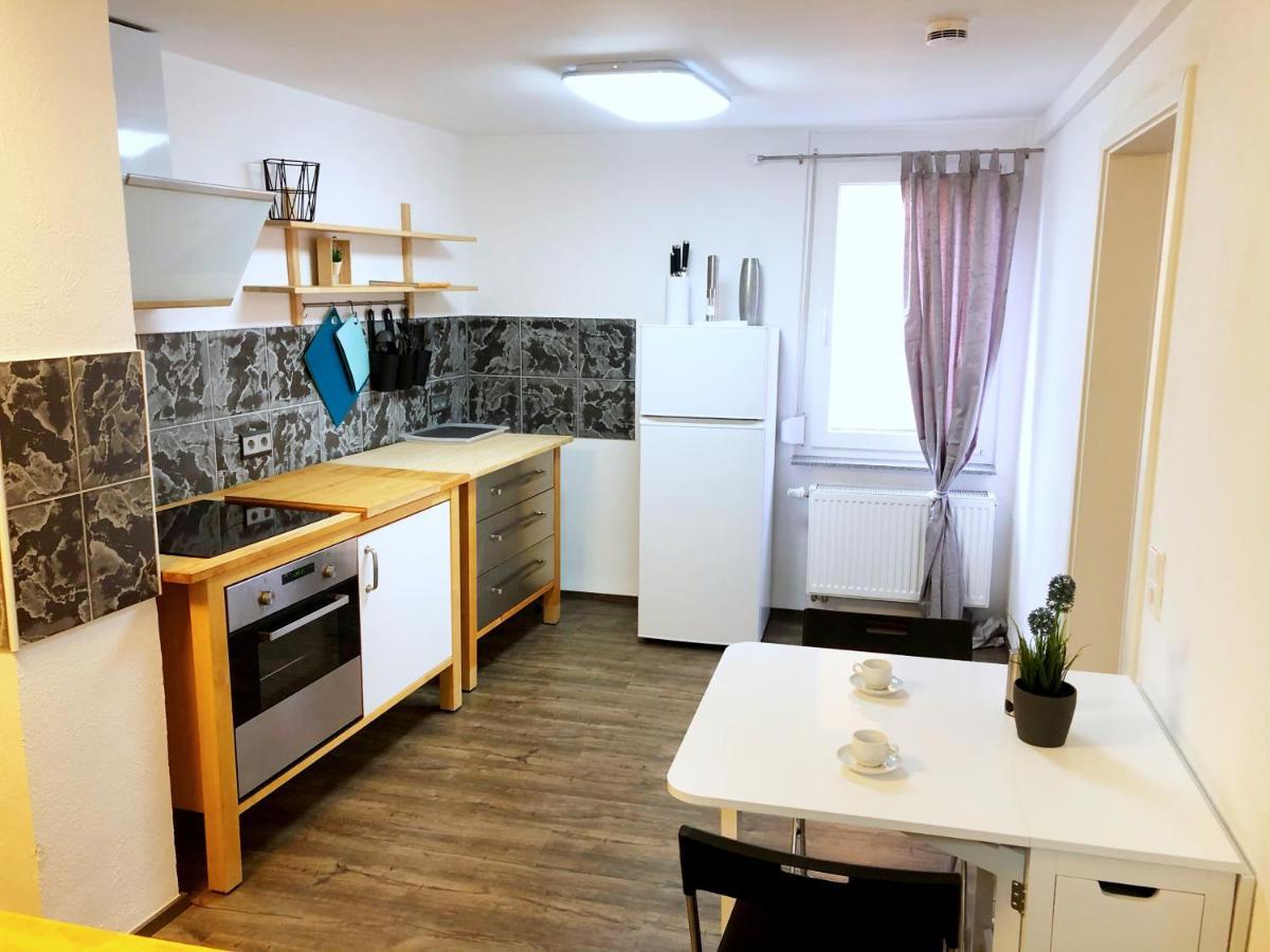 Lisas Gaestehaus Neckartenzlingen Екстериор снимка