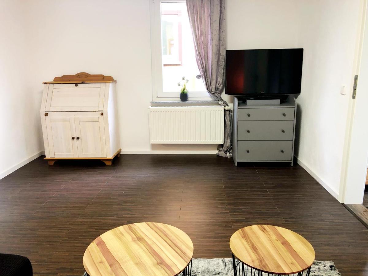 Lisas Gaestehaus Neckartenzlingen Екстериор снимка
